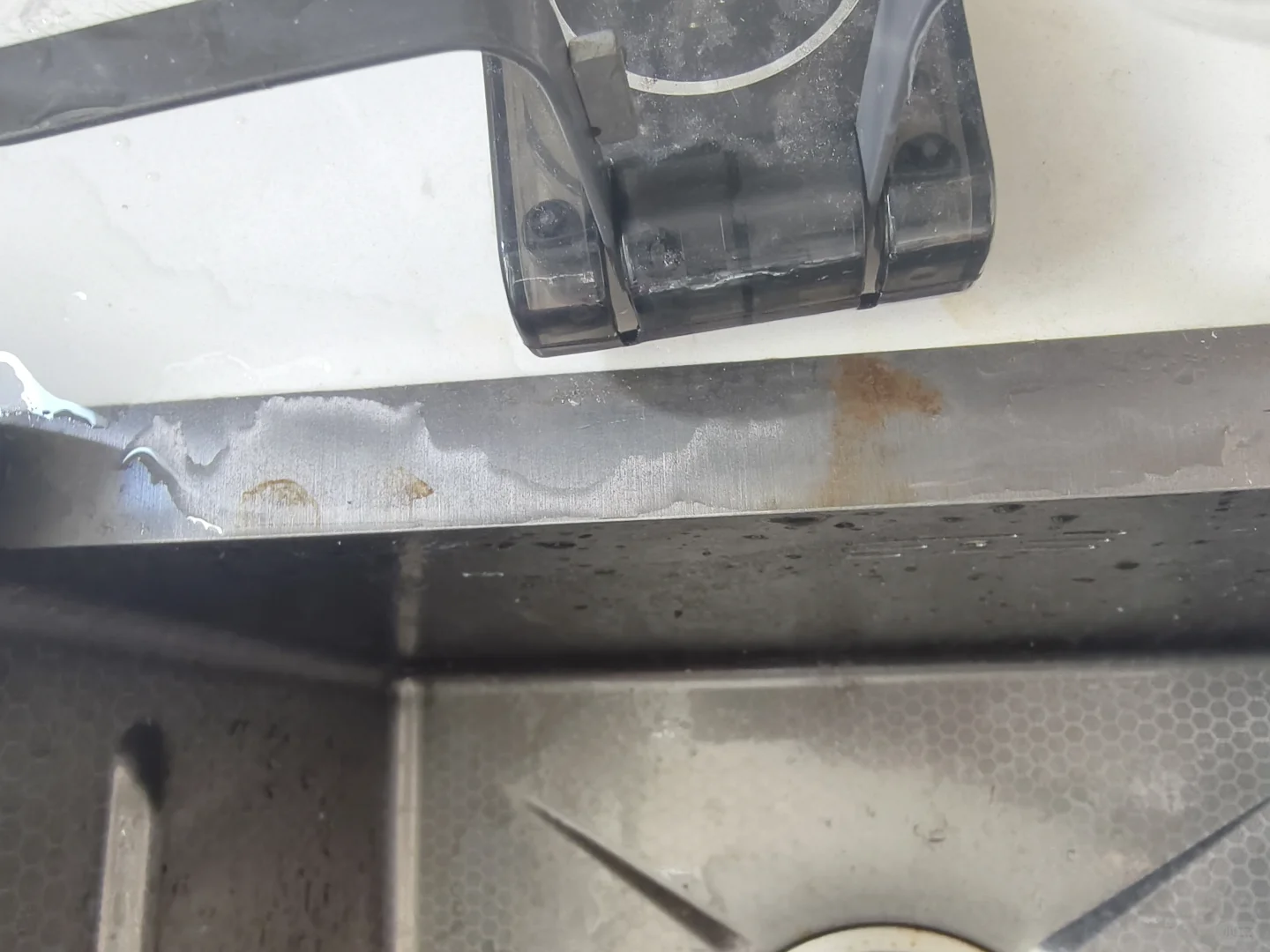 我被骗了吗，这水槽是生锈的吗