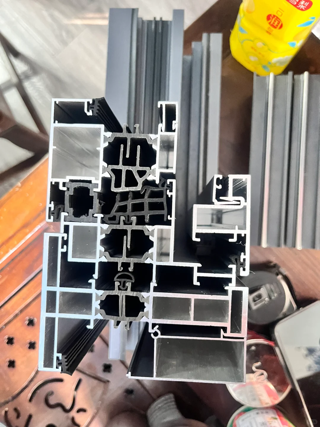 封窗怎么选断桥铝截面六选一急急急