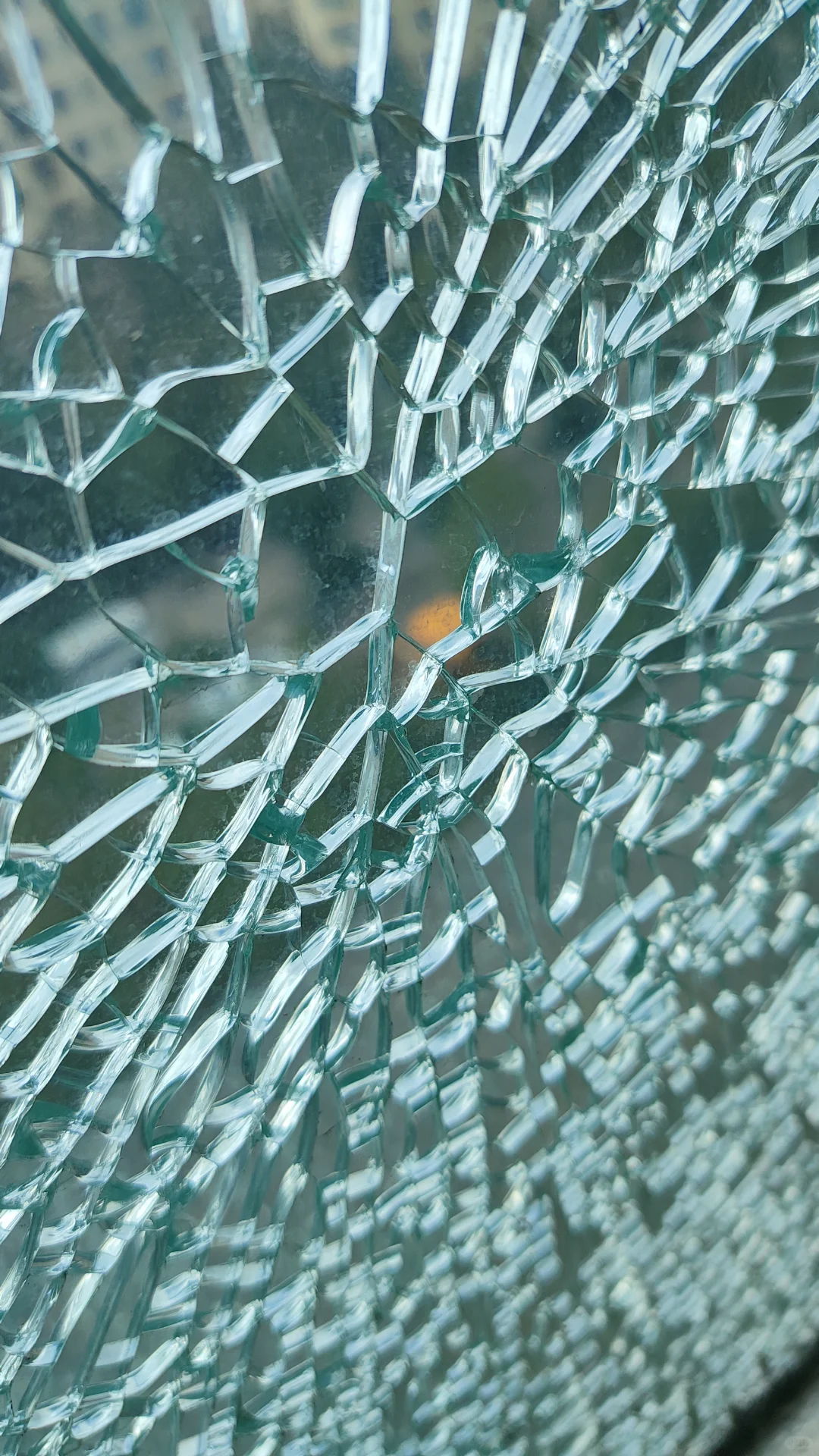 钢化玻璃自爆害怕吗?