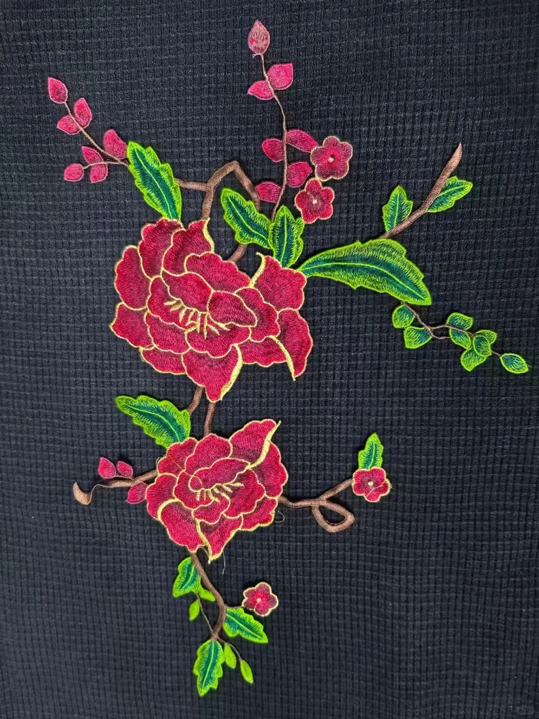 刺绣，，绣花，，有人要吗？