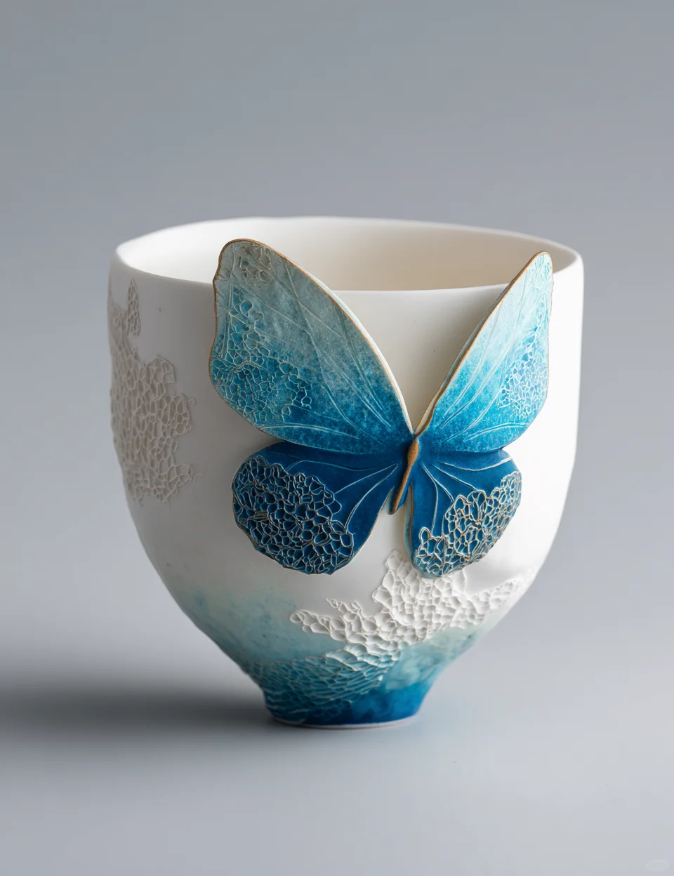 青花蝶影，藏尽东方诗意?