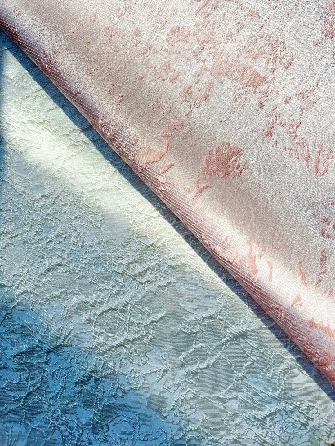 ????? 3D浮雕提花面料的高级叙事