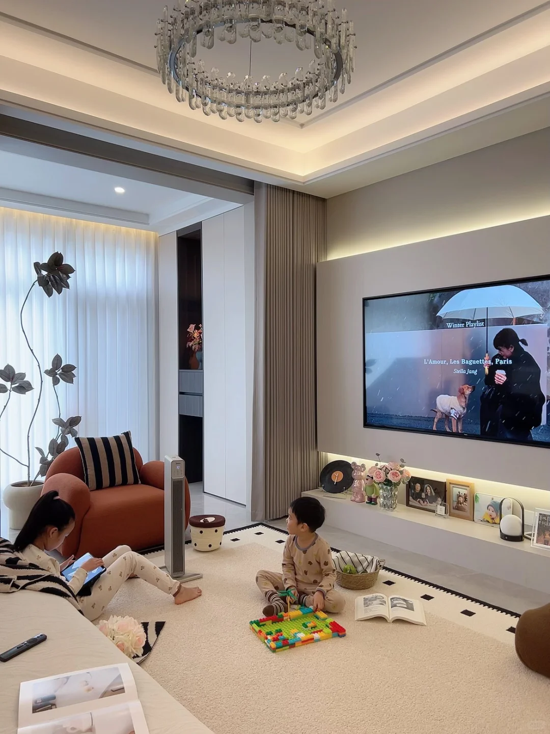 供暖空窗期，一台取暖器给足了娃的安全感～