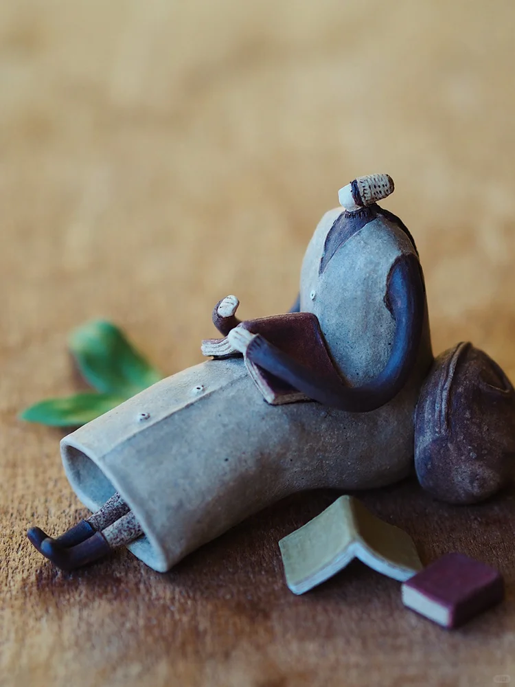 她的陶艺小人，被称为“可触摸的时光胶囊”