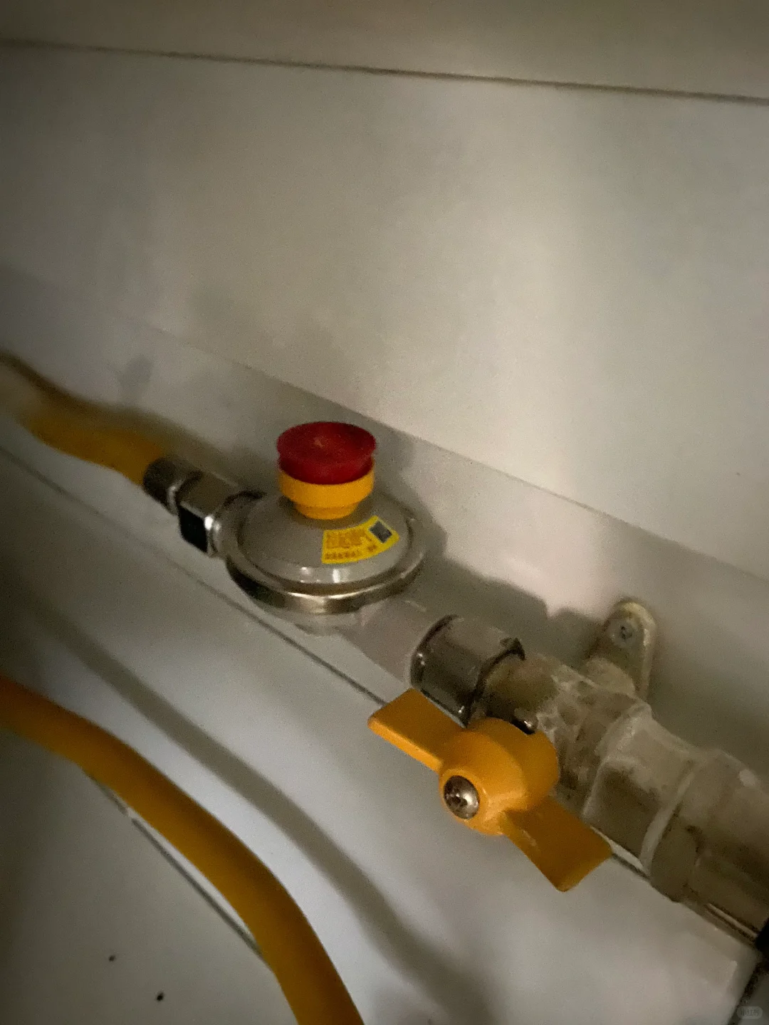 燃气灶只哒哒哒但是打不着火