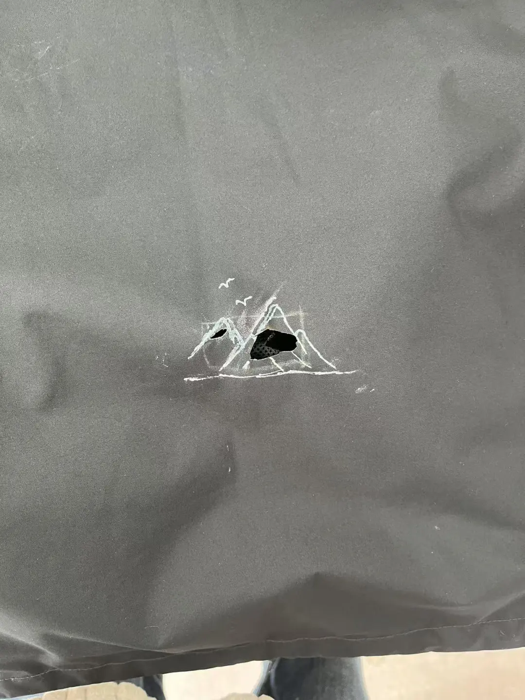 衣服破洞刺绣小山峰修补