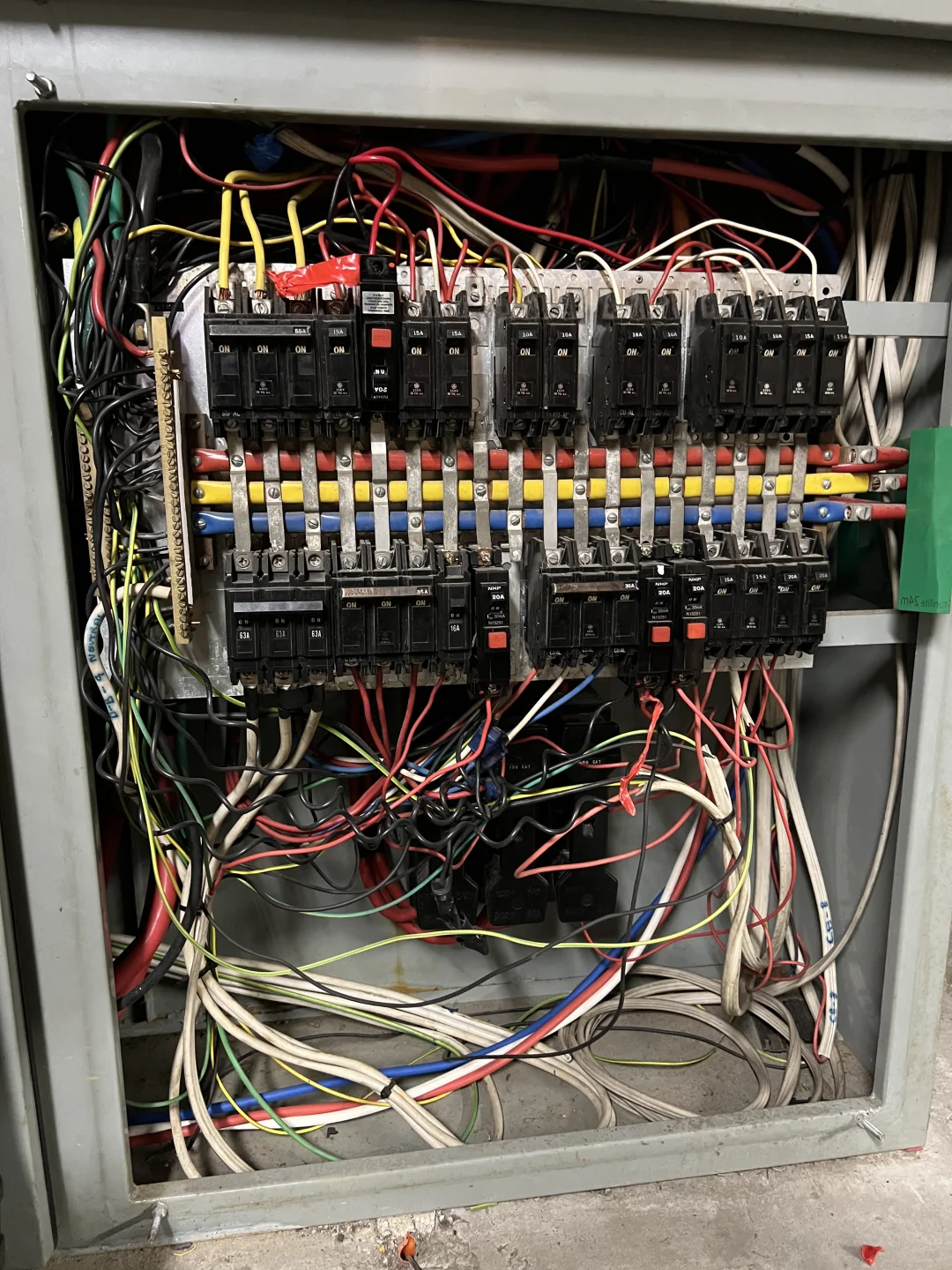 工厂办公区跳闸fault finding