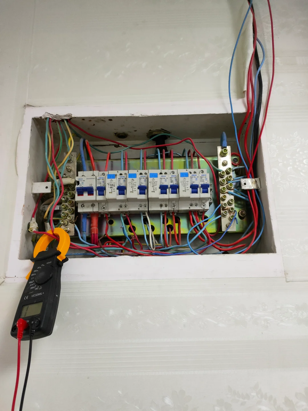 跳闸维修，线路检测！