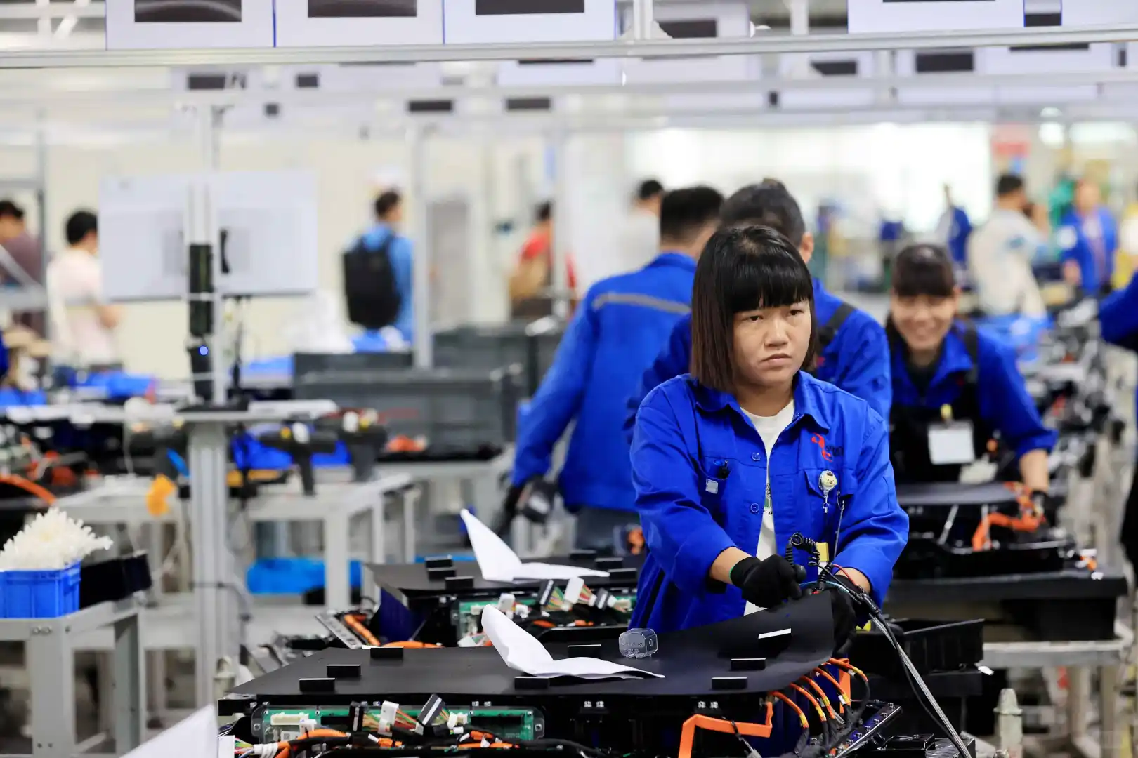 新能源汽车电池 助力“双碳”目标