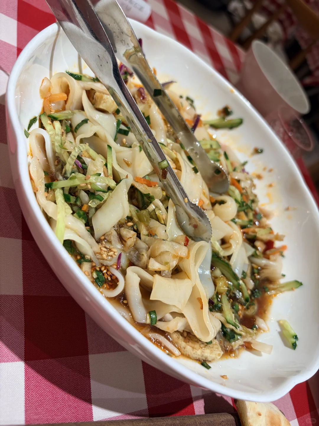 ?西贝预制菜风波中，我1块钱炫了200元大餐，