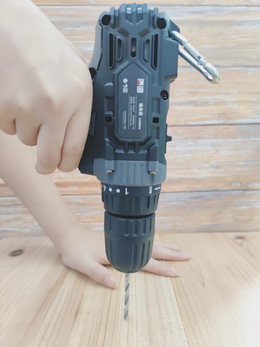 好物分享|女生也可以使用的锂电钻。