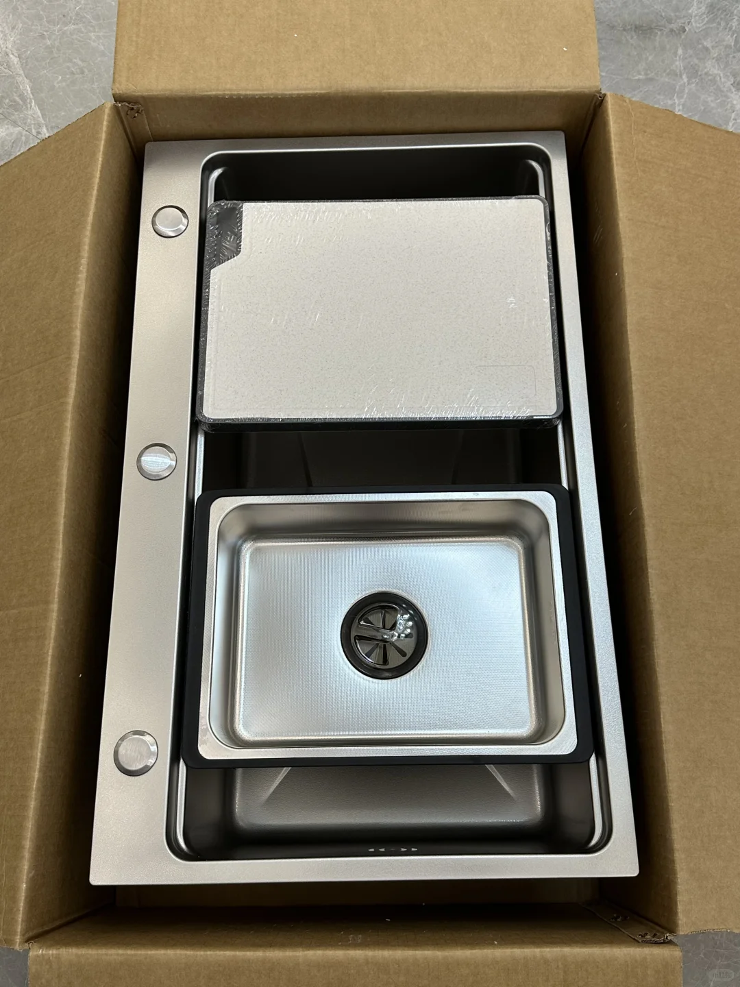 货比三家不锈钢水槽安全下车！