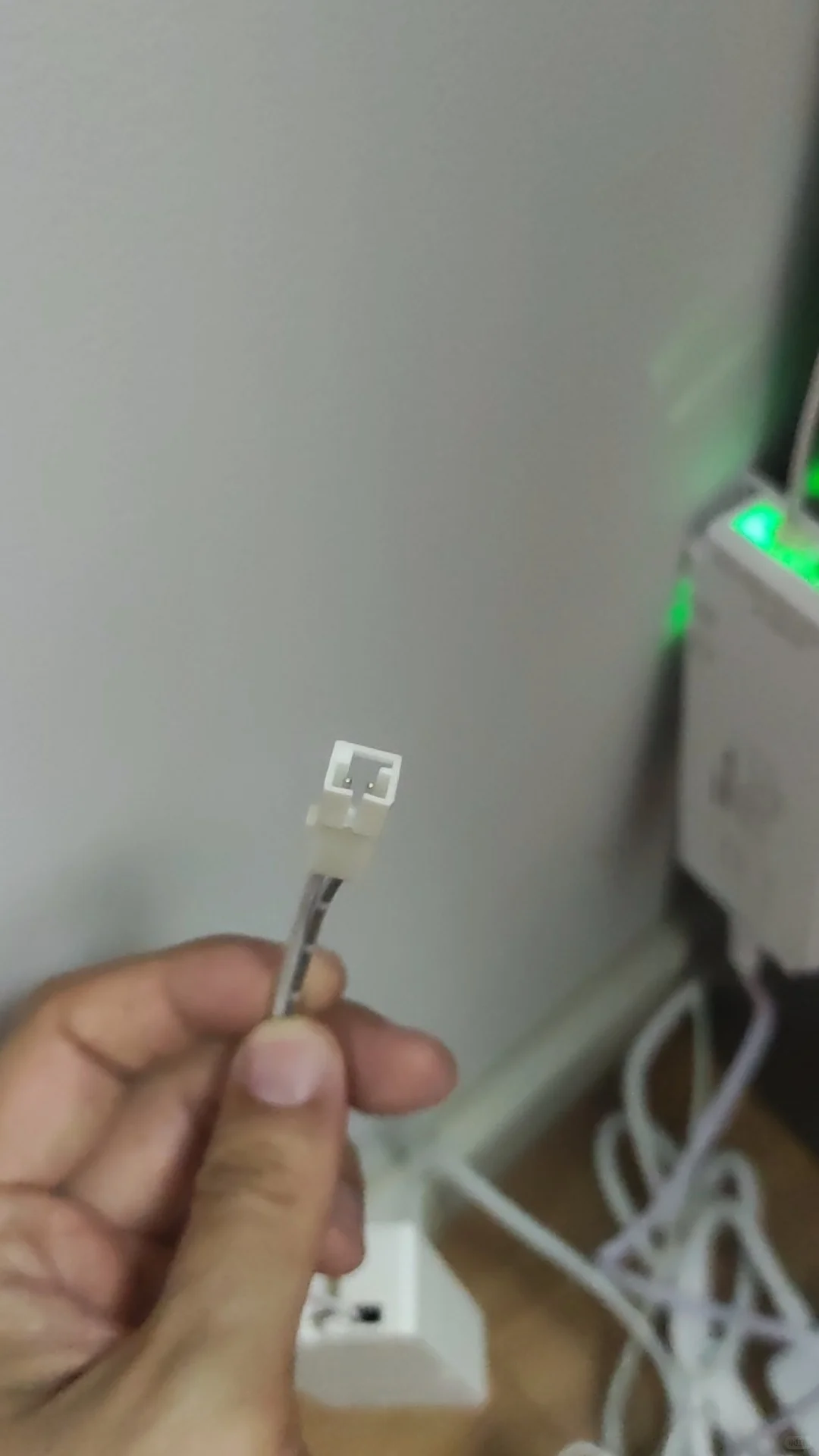 换了灯带变压器，只有一半灯带亮是什么原呢