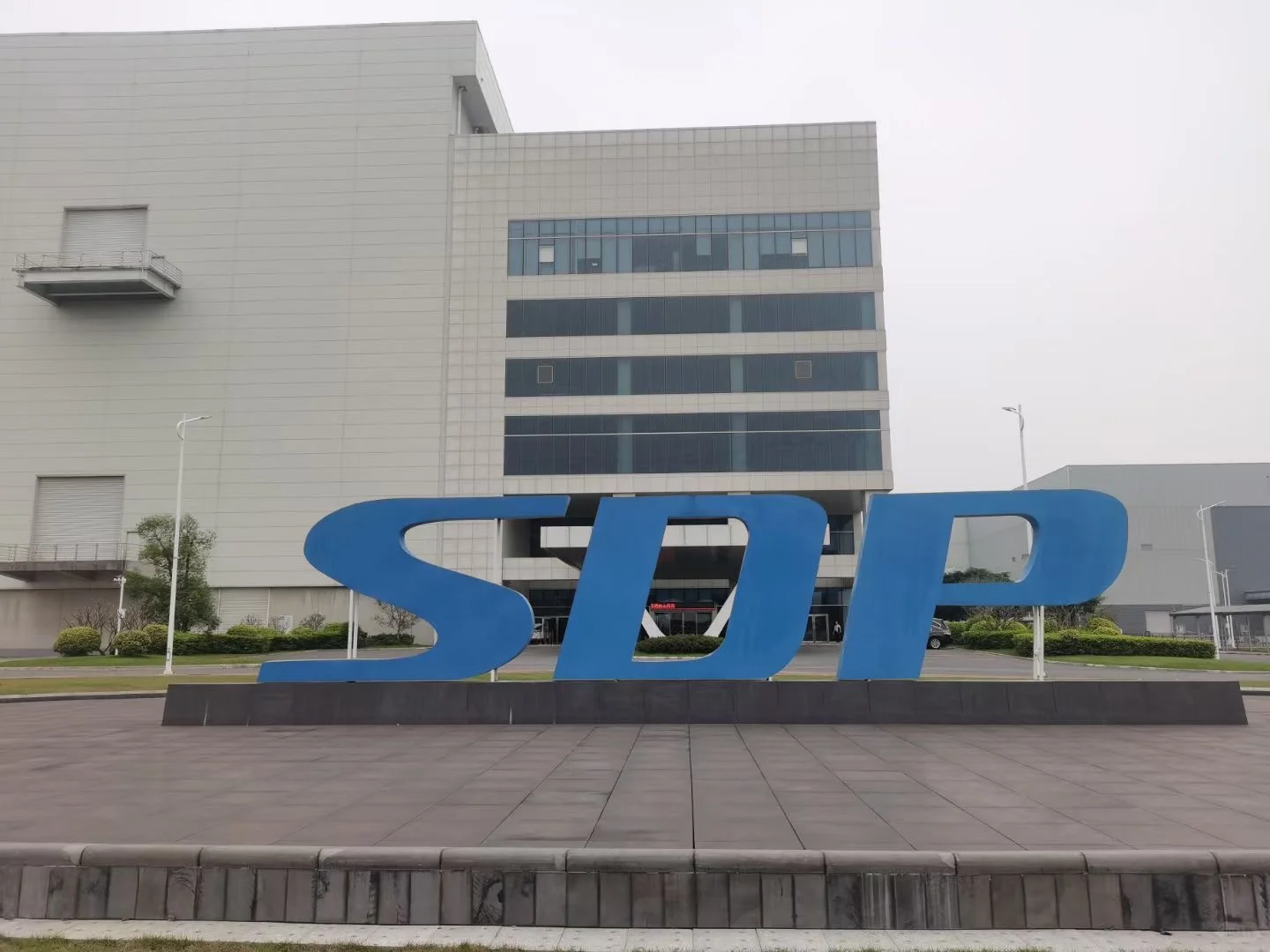 设备技术员有吗～男生大专机械电子专业