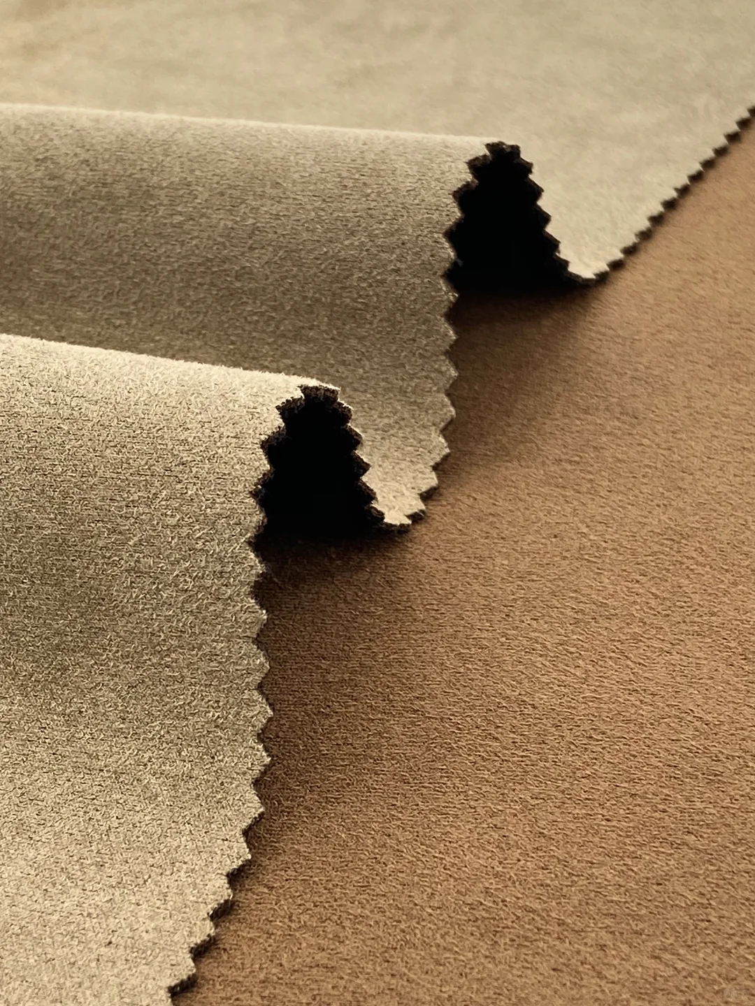 麂皮复合面料：高级奢感，一键解锁秋冬质感！