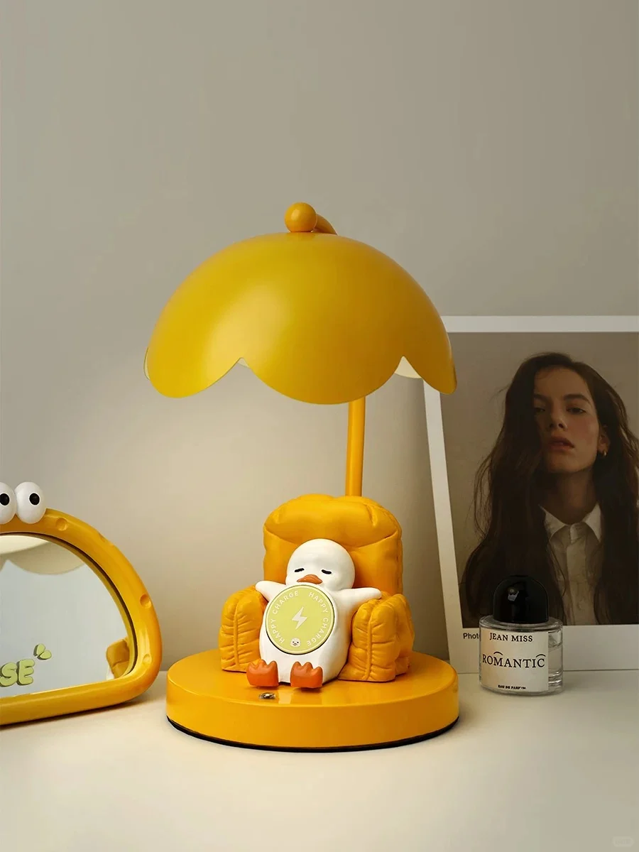 工作太累！打工人偶尔也需要躺平鸭?