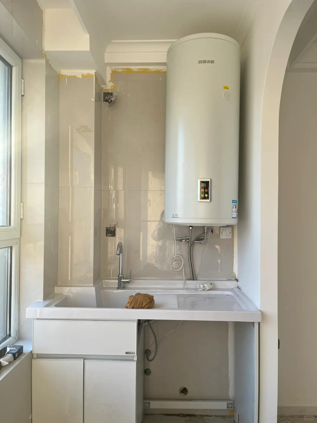 太阳能热水器安装完成