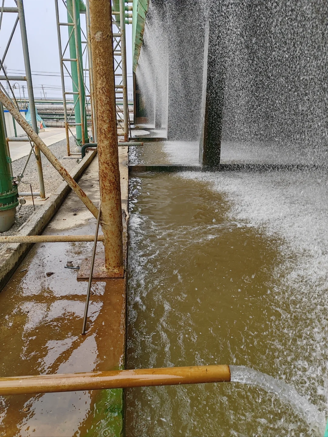 循环水电化学处理设备正式投运