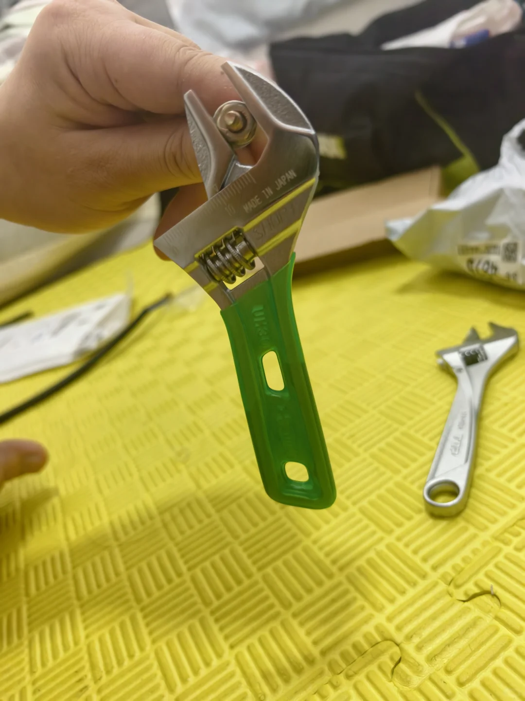 双涡轮扳手真的实用吗，夹紧了都很稳