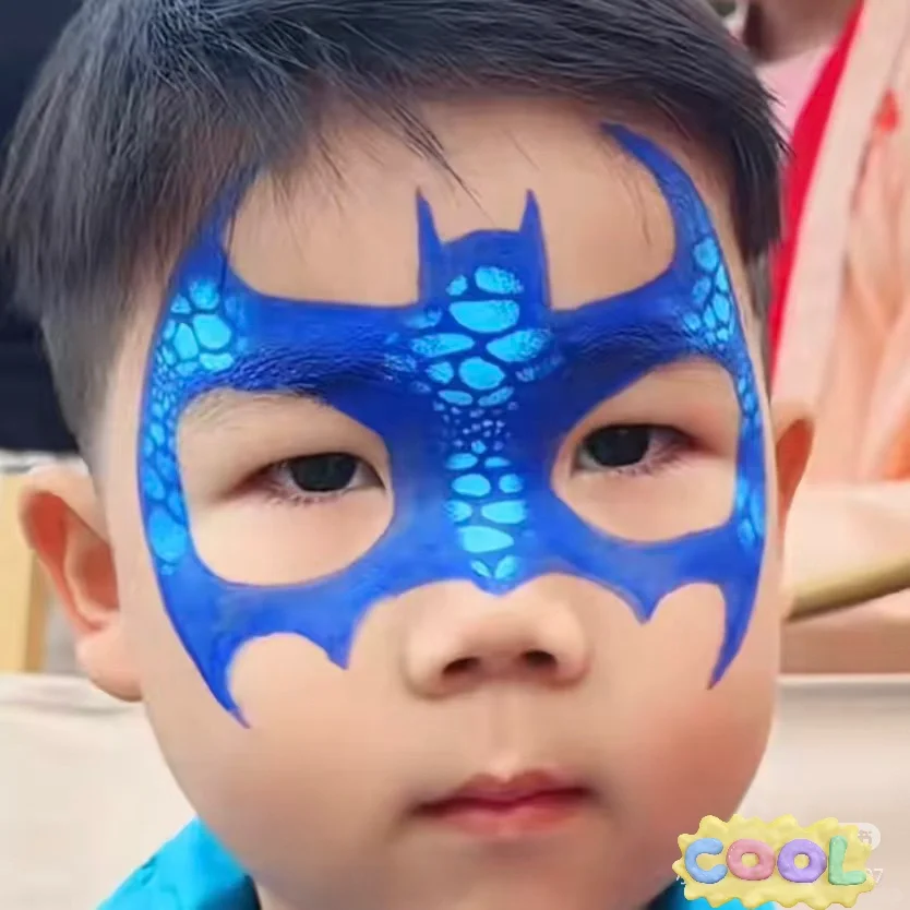 男童面部彩绘图案