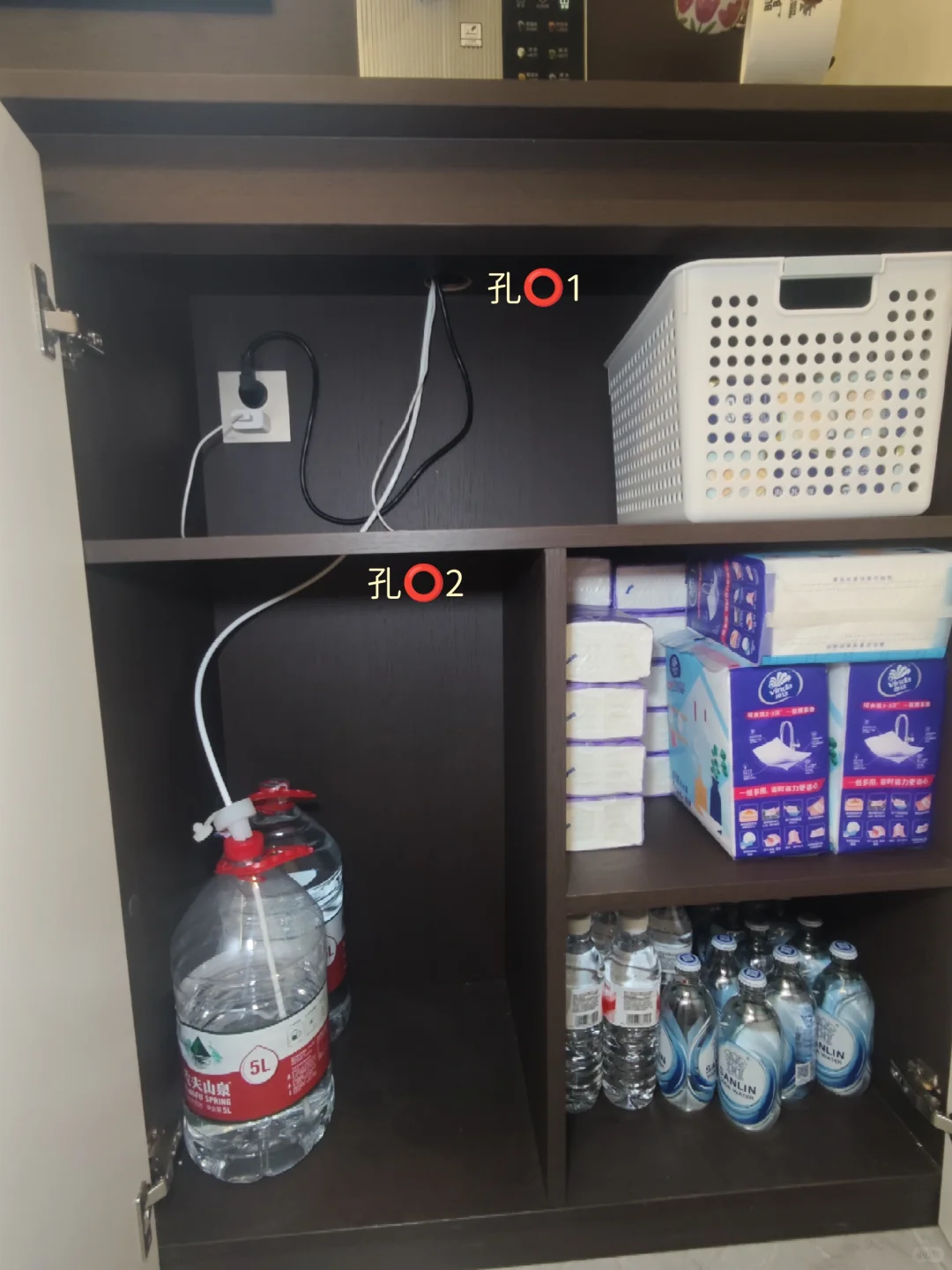 柜门一关，谁也不知道我是怎么喝水的