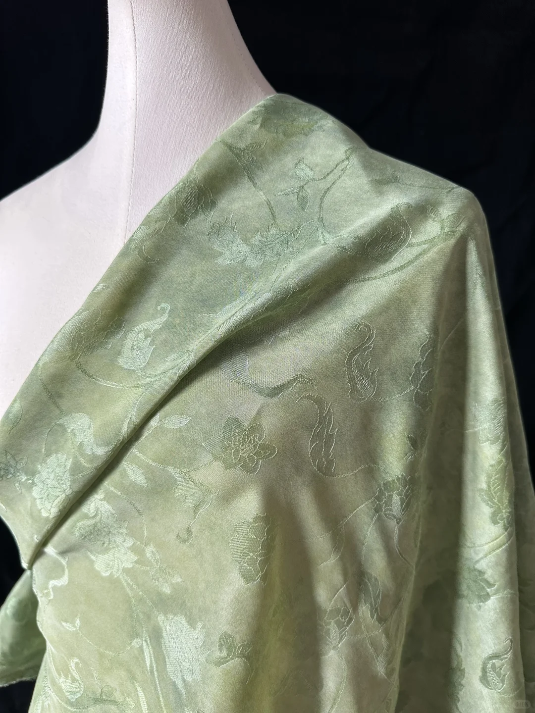 live｜自带朦胧感绿色面料的美真的拍不出来