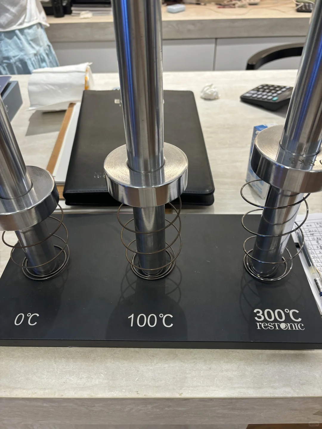 什么叫高碳猛钢弹簧?