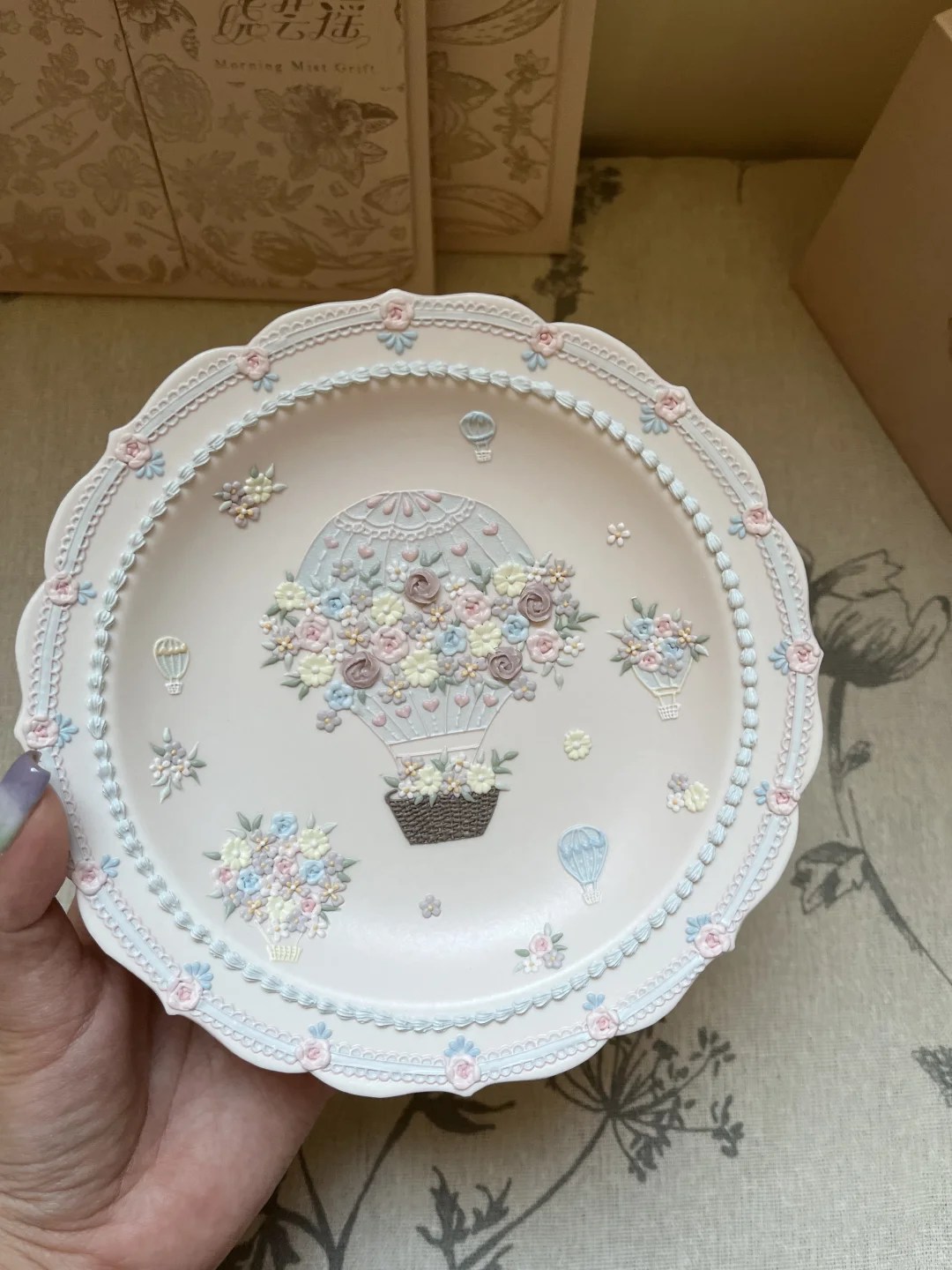 震惊！这个盘子竟然是景德镇纯手绘的！