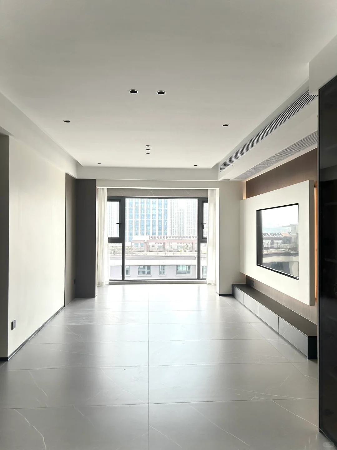 硬装结束，软装未进场前的样子！