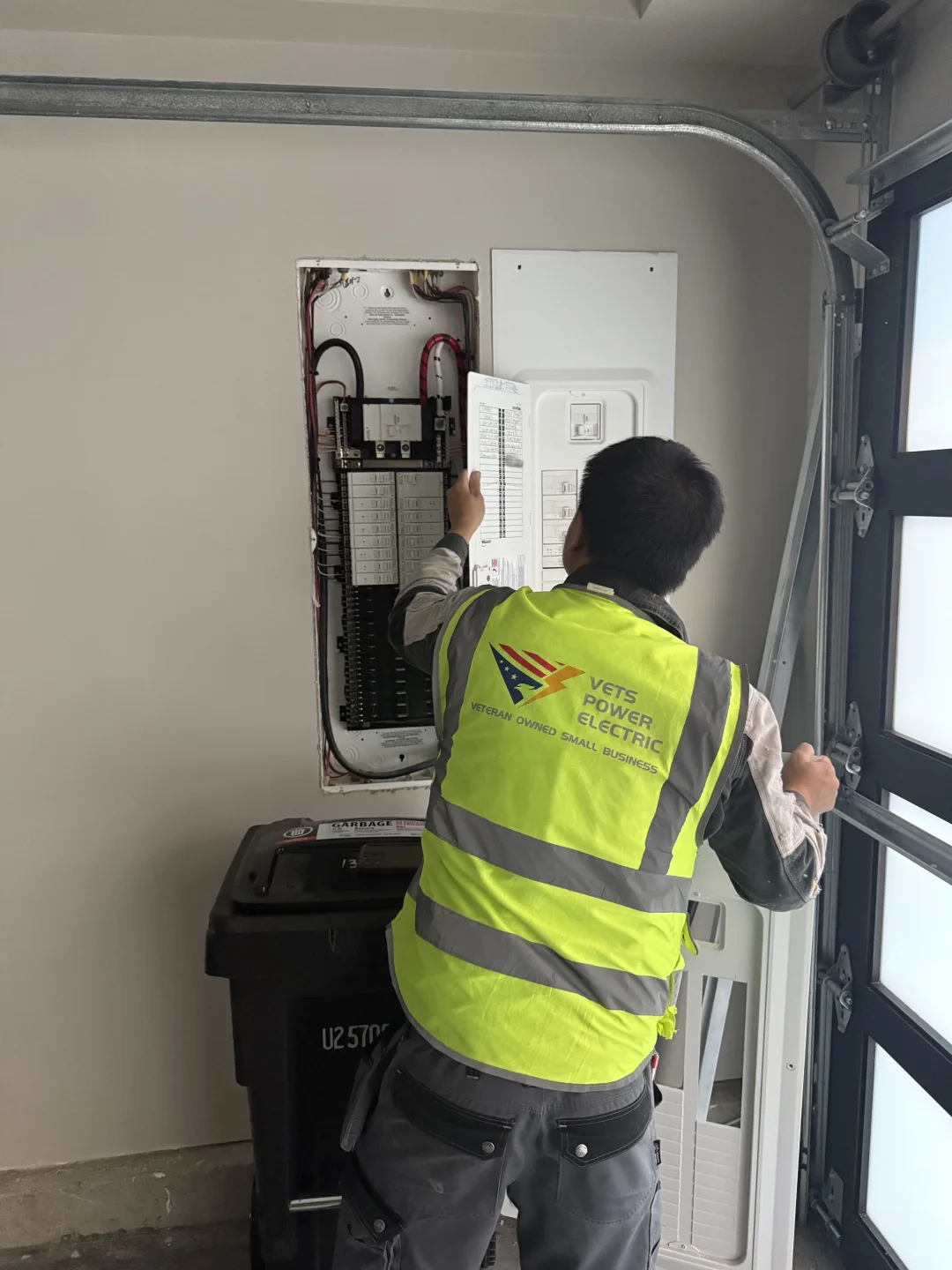 西雅图持证电工，注册电力承包商.