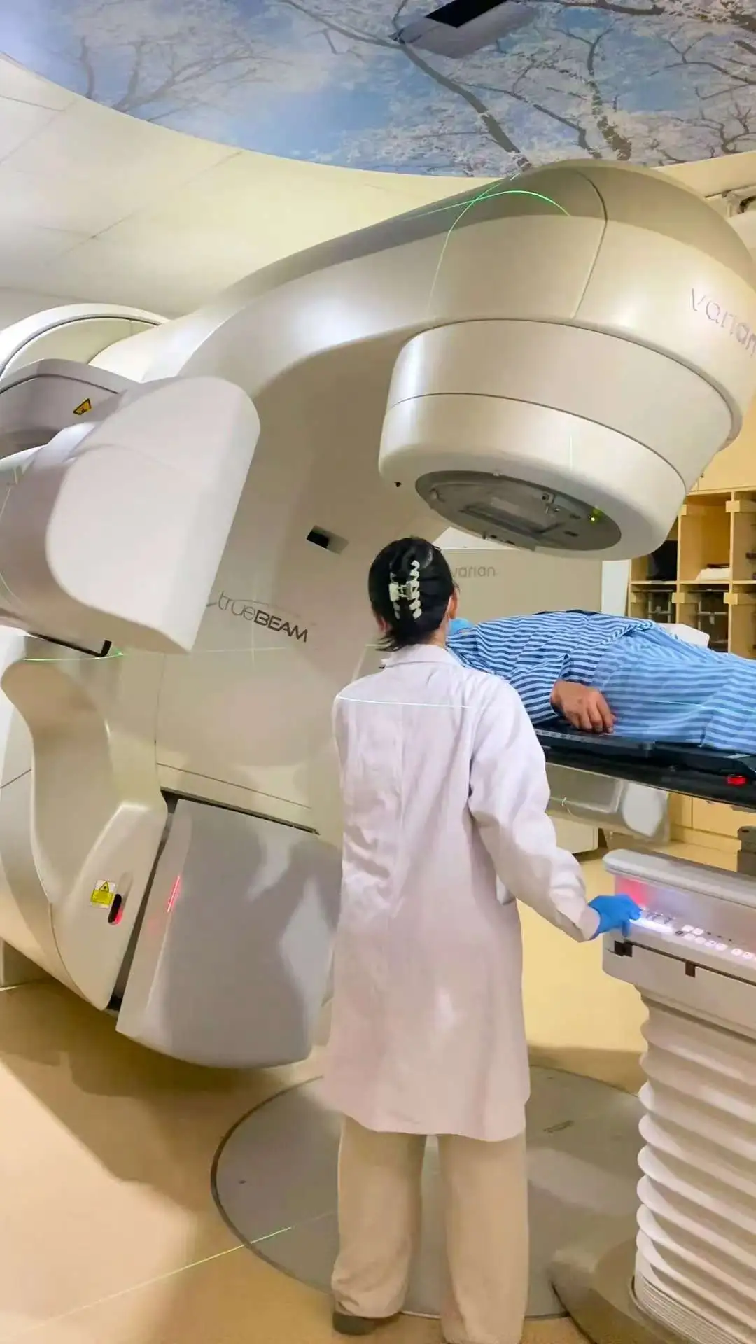 10分钟可灭瘤，不开刀不麻醉，全程没痛感