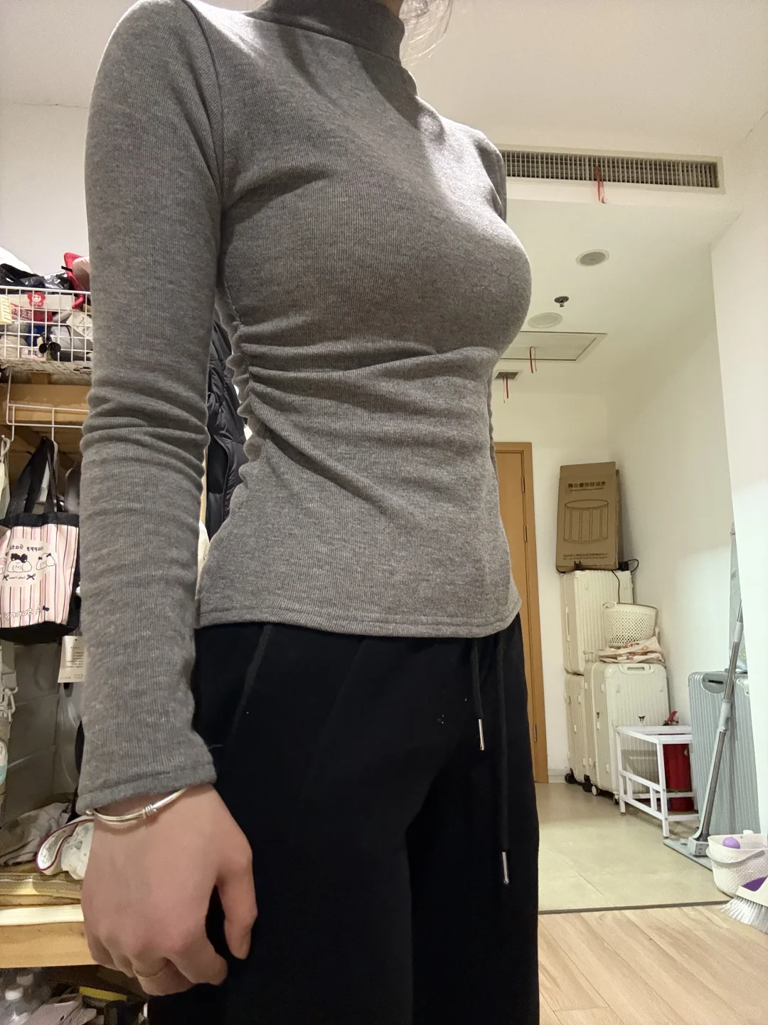 三十多买到加绒的高领内搭 掐腰好显身材