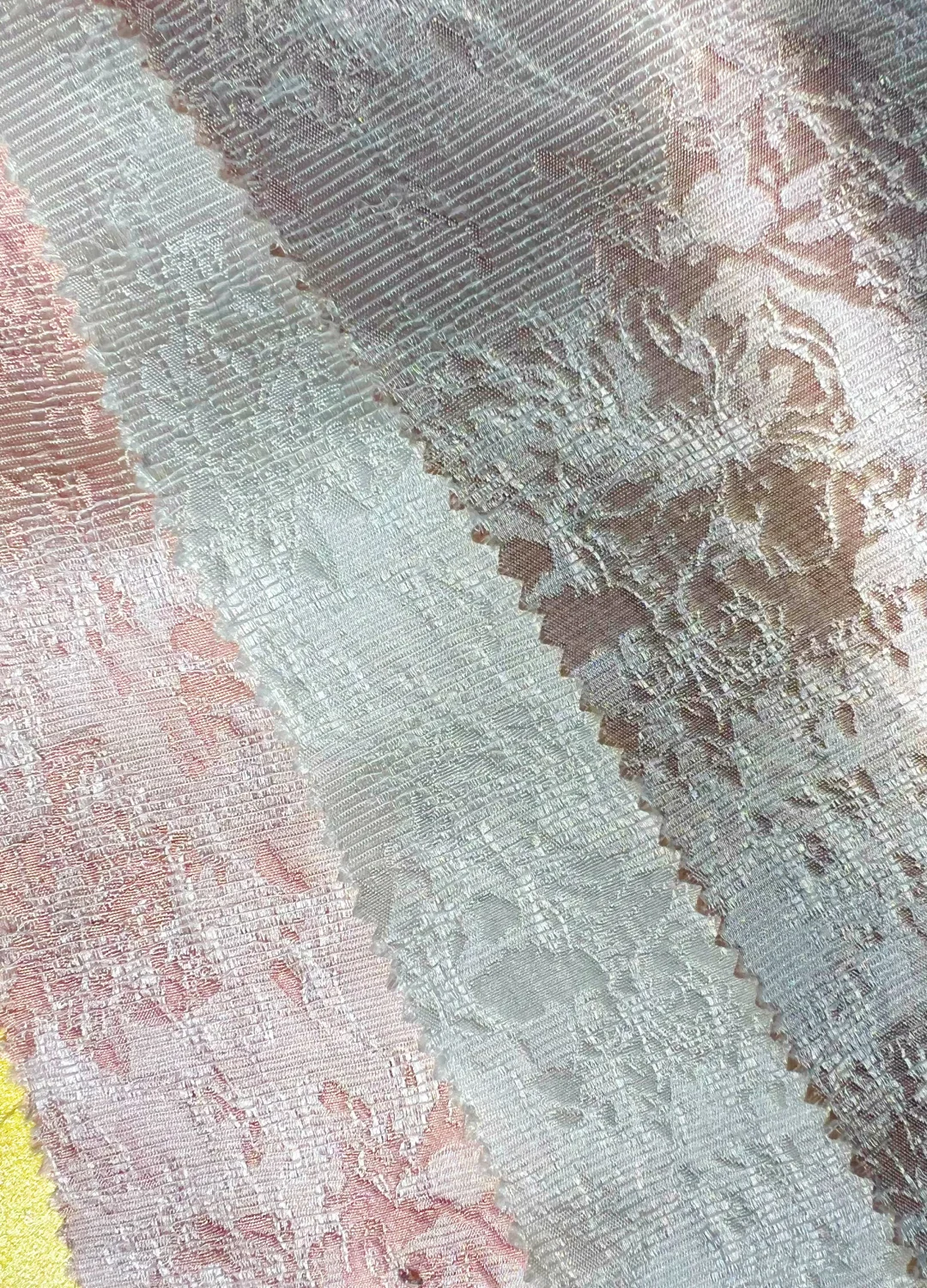 ????? 3D浮雕提花面料的高级叙事