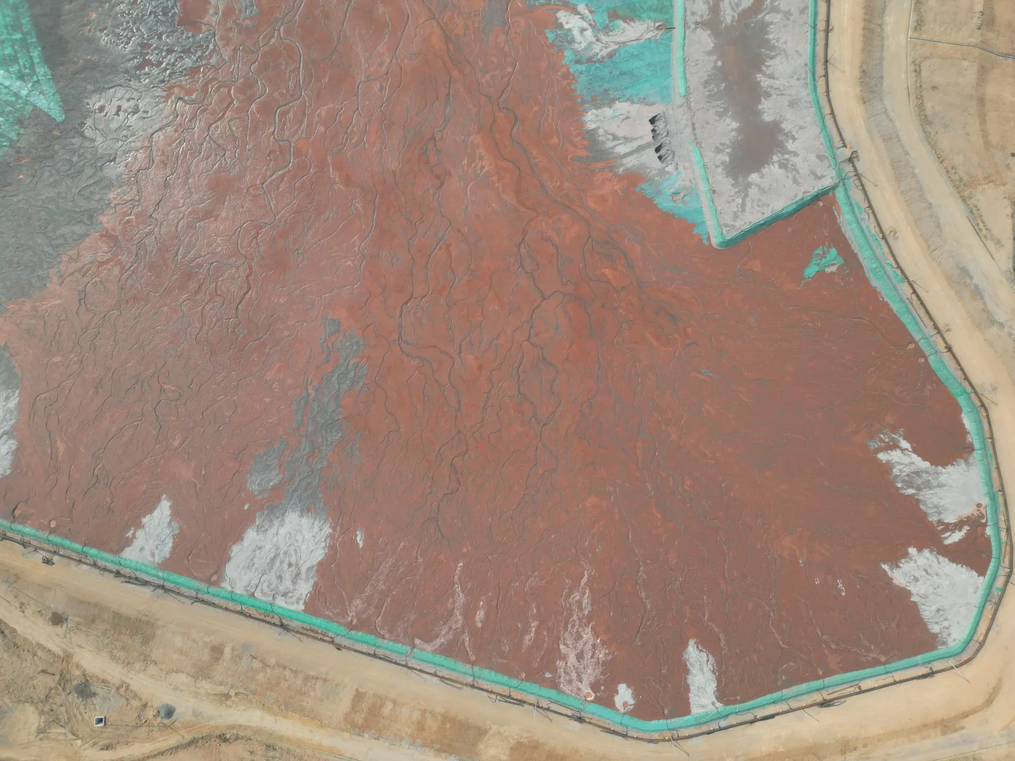 尾矿库，不一样的视觉冲击