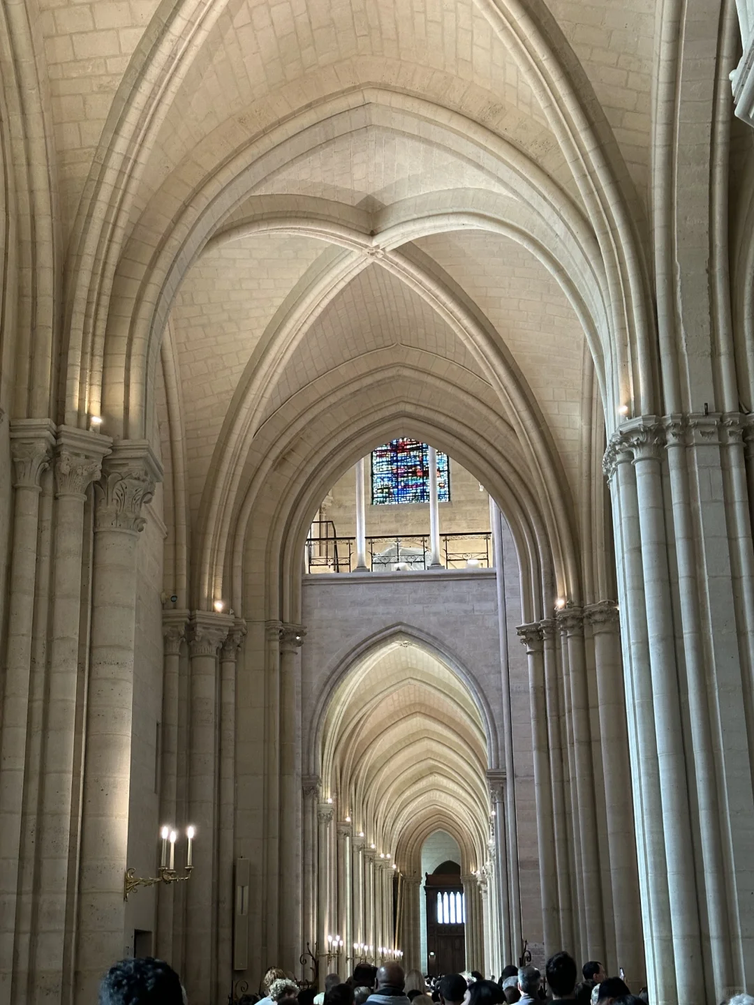 法国巴黎圣母院-玻璃花窗与光下的故事