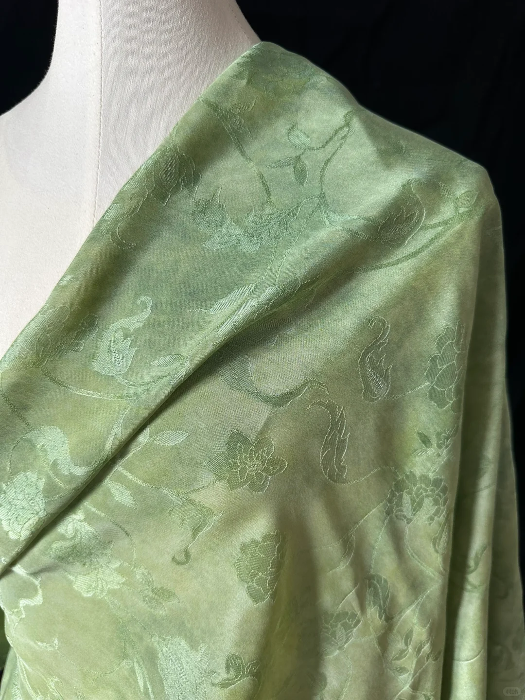 live｜自带朦胧感绿色面料的美真的拍不出来