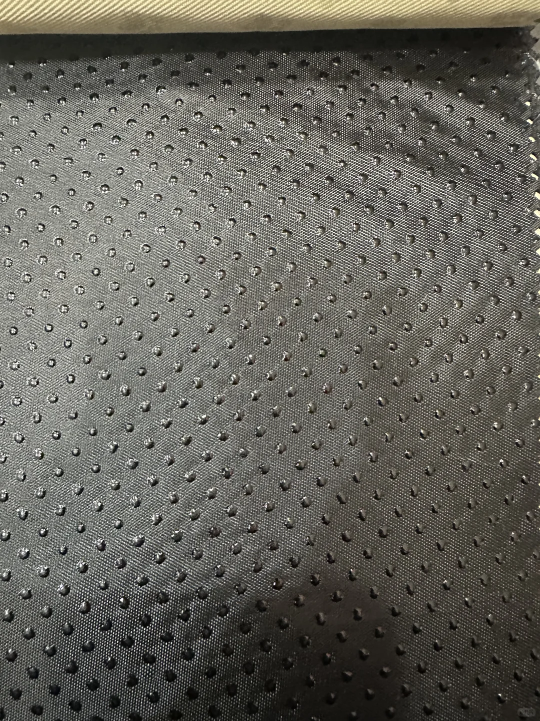 滴塑布：以匠心工艺打造功能性纺织新标杆