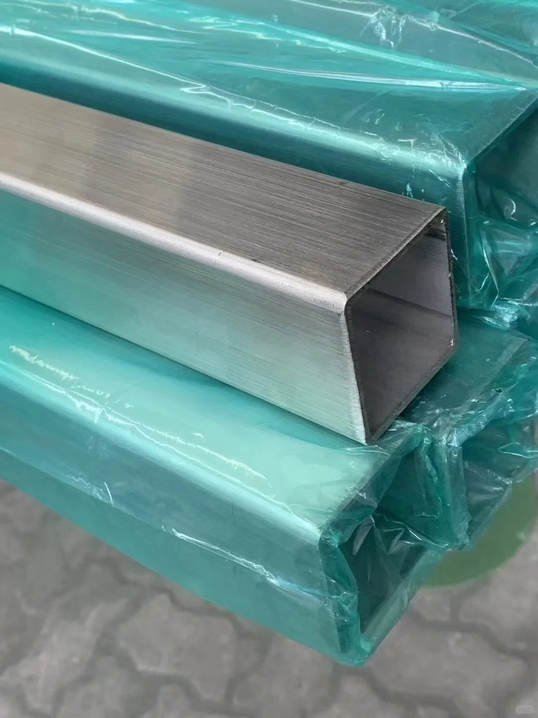 00后接手不锈钢工厂