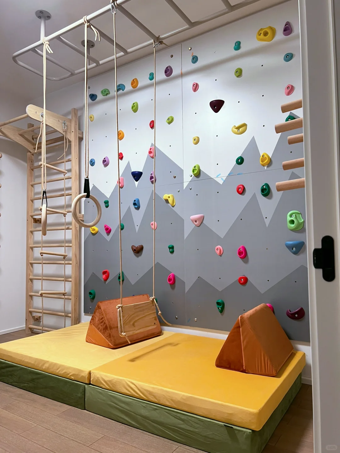 说说我家攀岩墙（运动房）