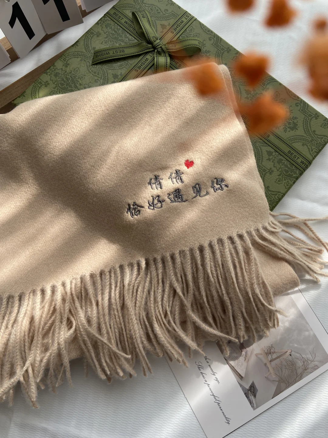 你敢信吗？男友用刺绣围巾给我写了一封情书