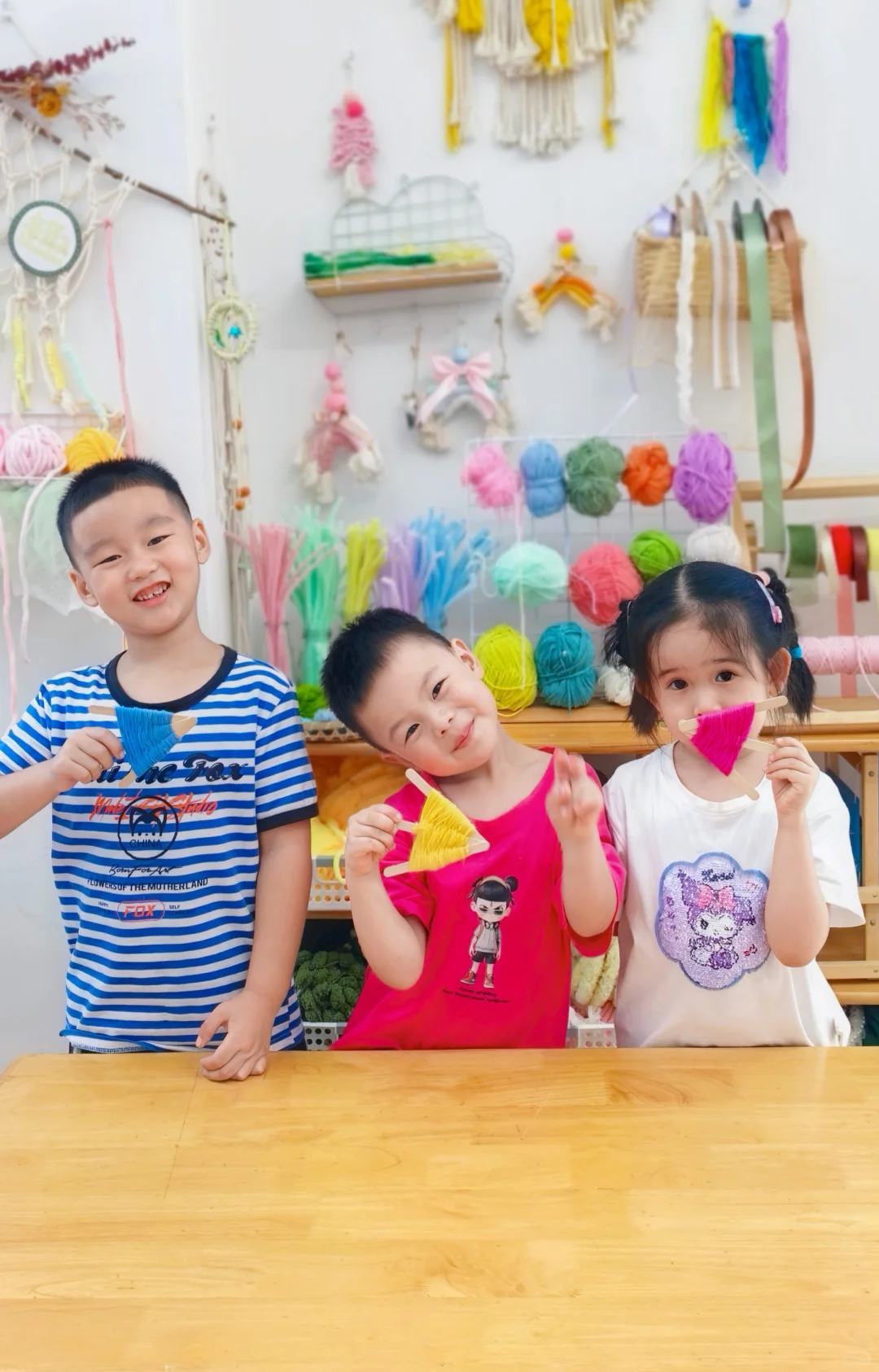 幼儿园编织环创/毛线?创意手工编织小鱼