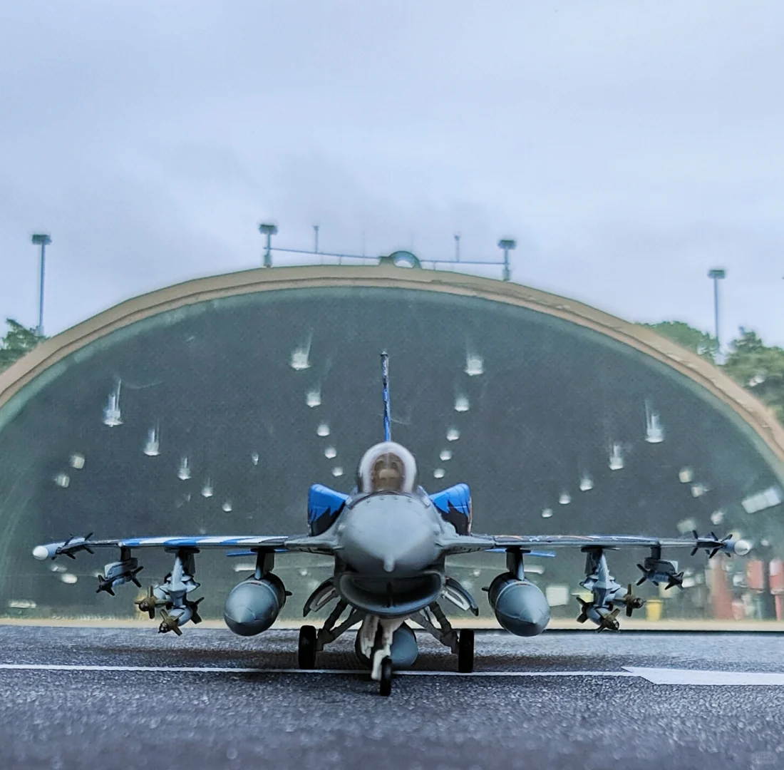 绚丽彩绘F16之宙斯涂装