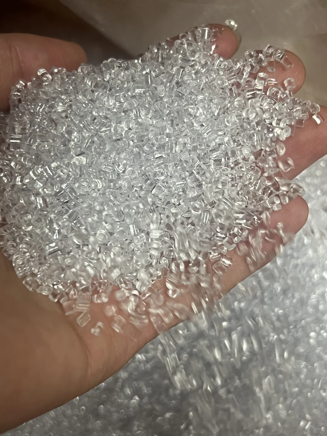 老板说三个月卖不出100吨塑料让我滚蛋！