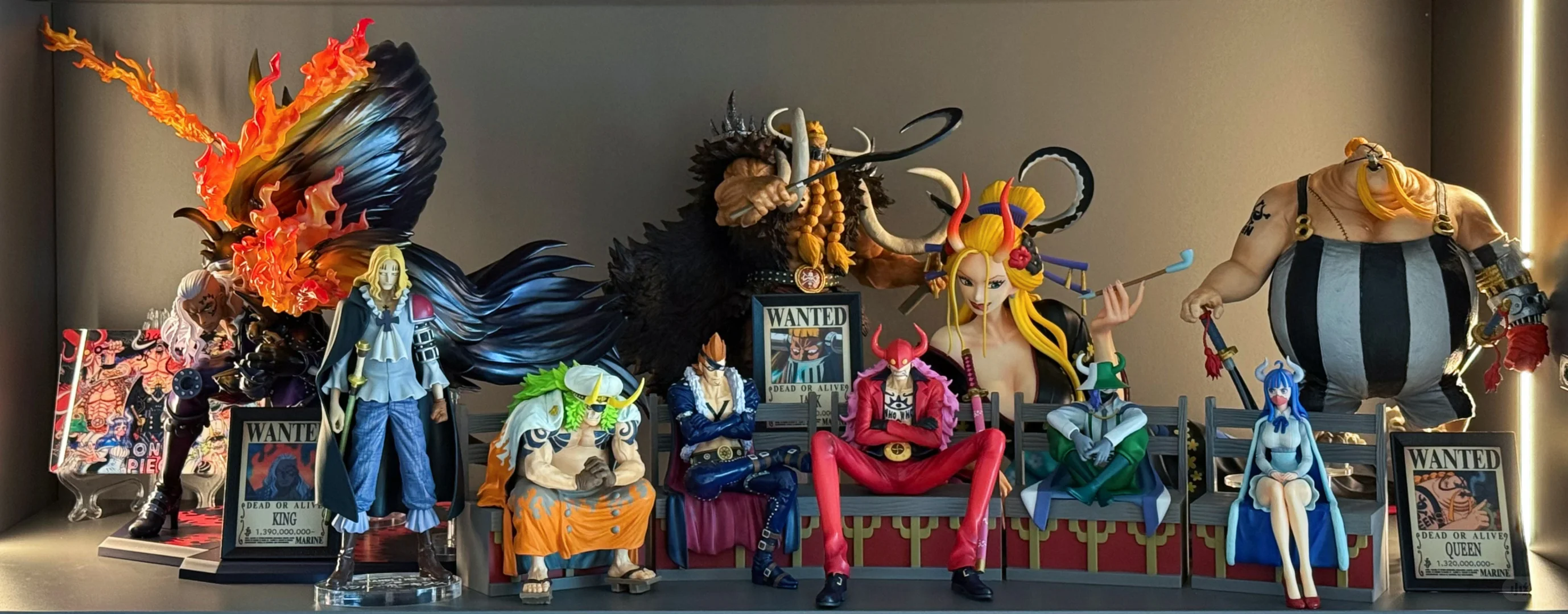 我的海贼王手办收藏（客厅柜）持续更新中……