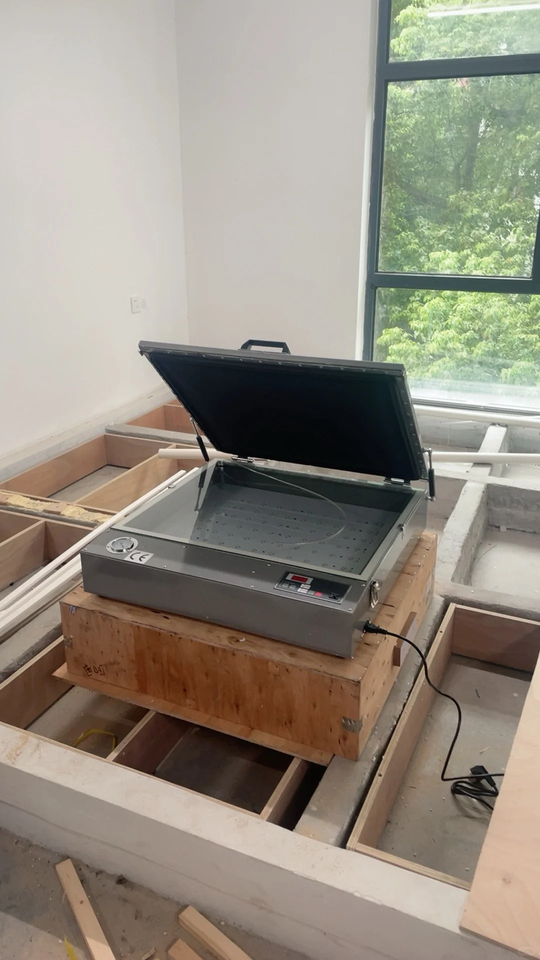 购入新的晒版机｜更有利于做珂罗版和玻璃蓝