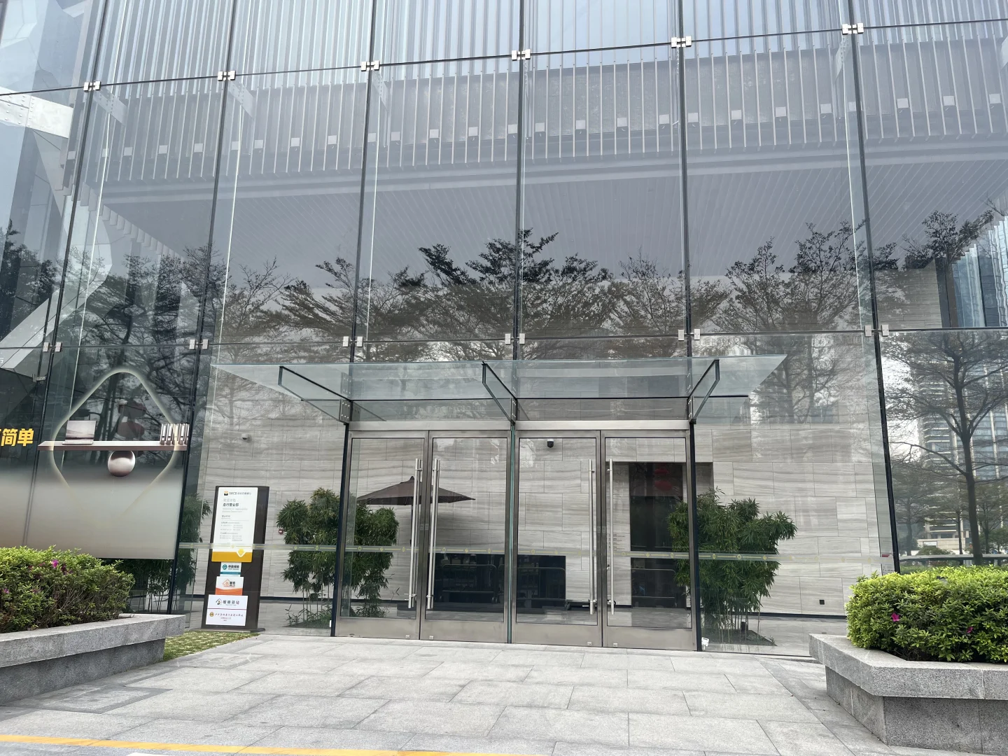 玻璃幕墙超白高透（无LOW-E）的“执念”