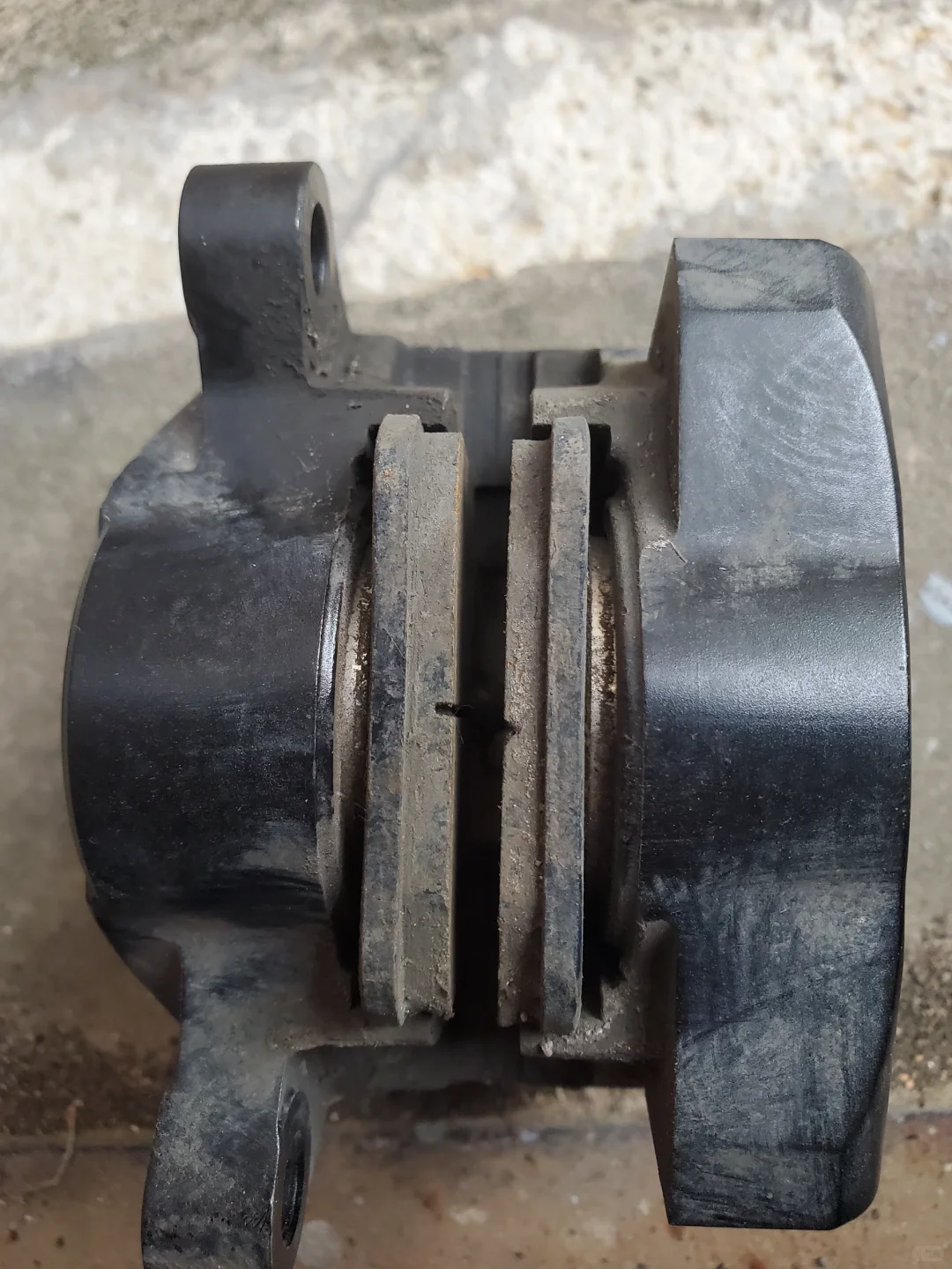 垃圾爱得利，一年不到活塞就卡死一边了。