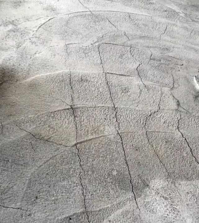 我家地面成了豆腐渣工程，地暖回填开裂?