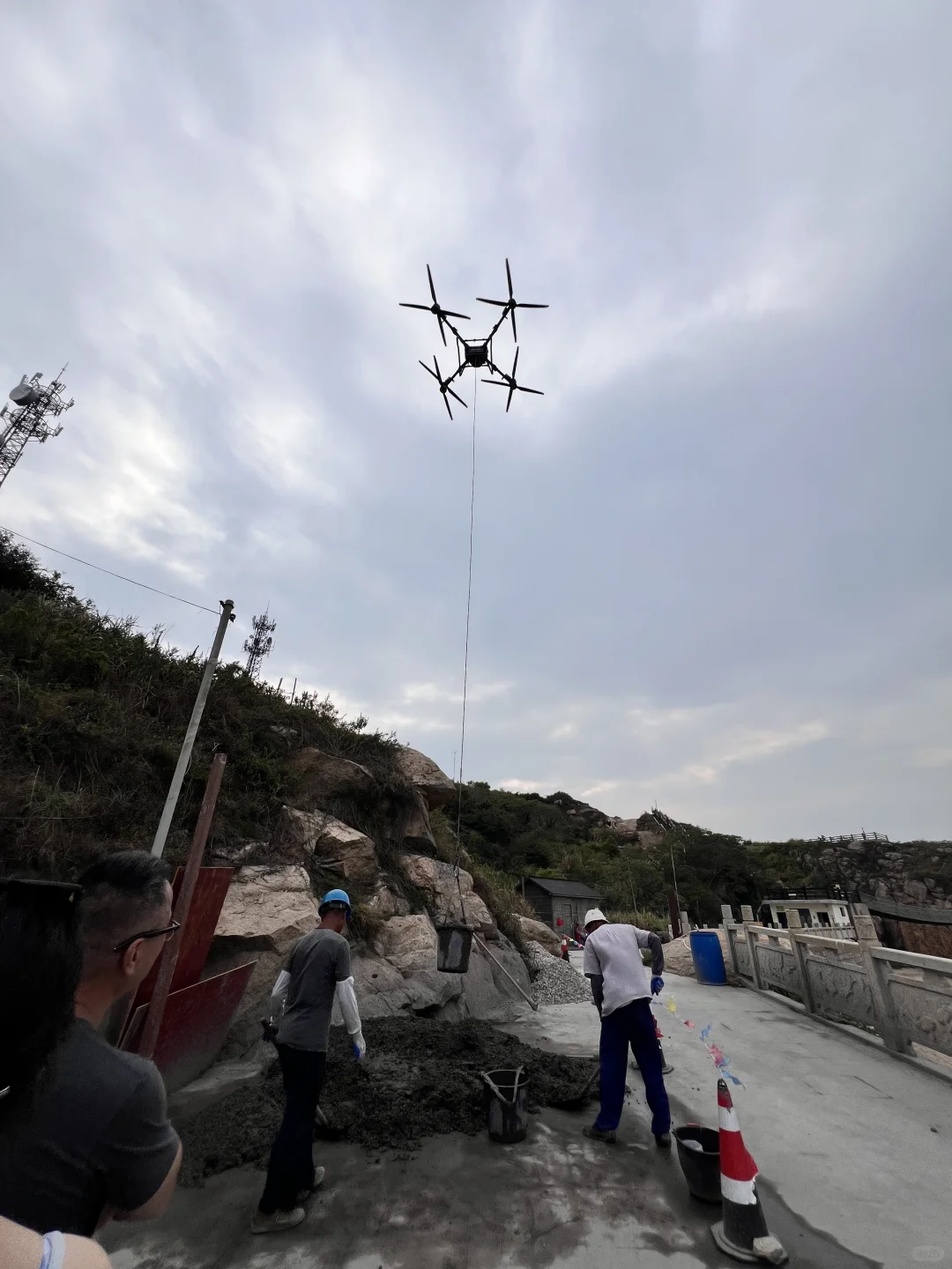 看无人机如何成为工地“超级搬运工”