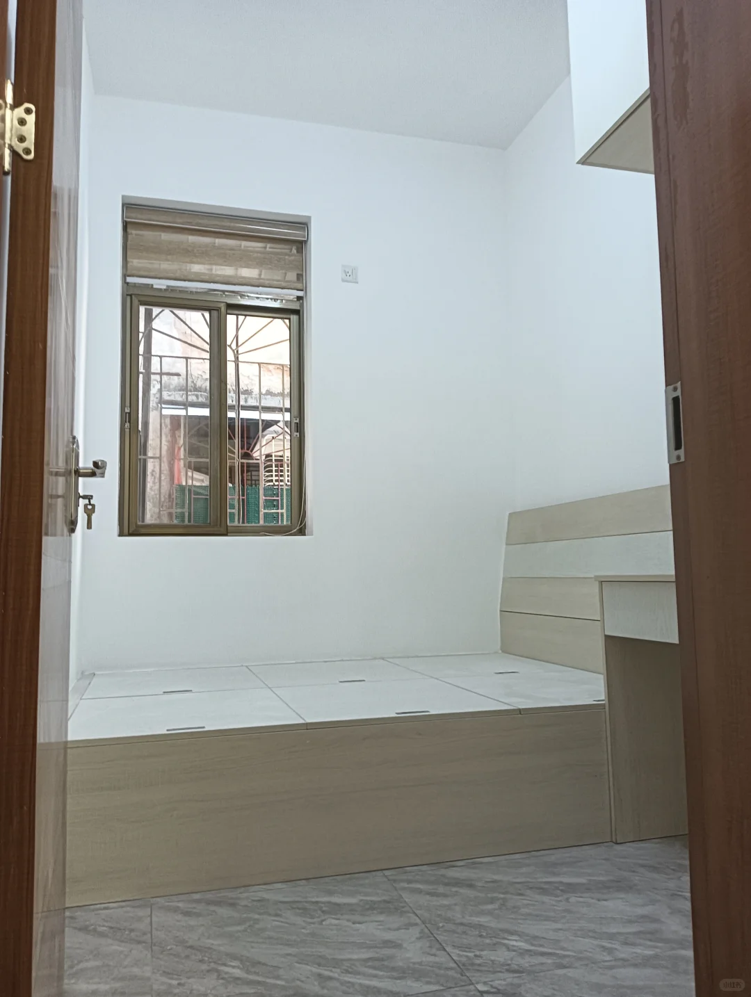 刷墙广州墙面翻新旧房改造旧墙刷新发霉刷白